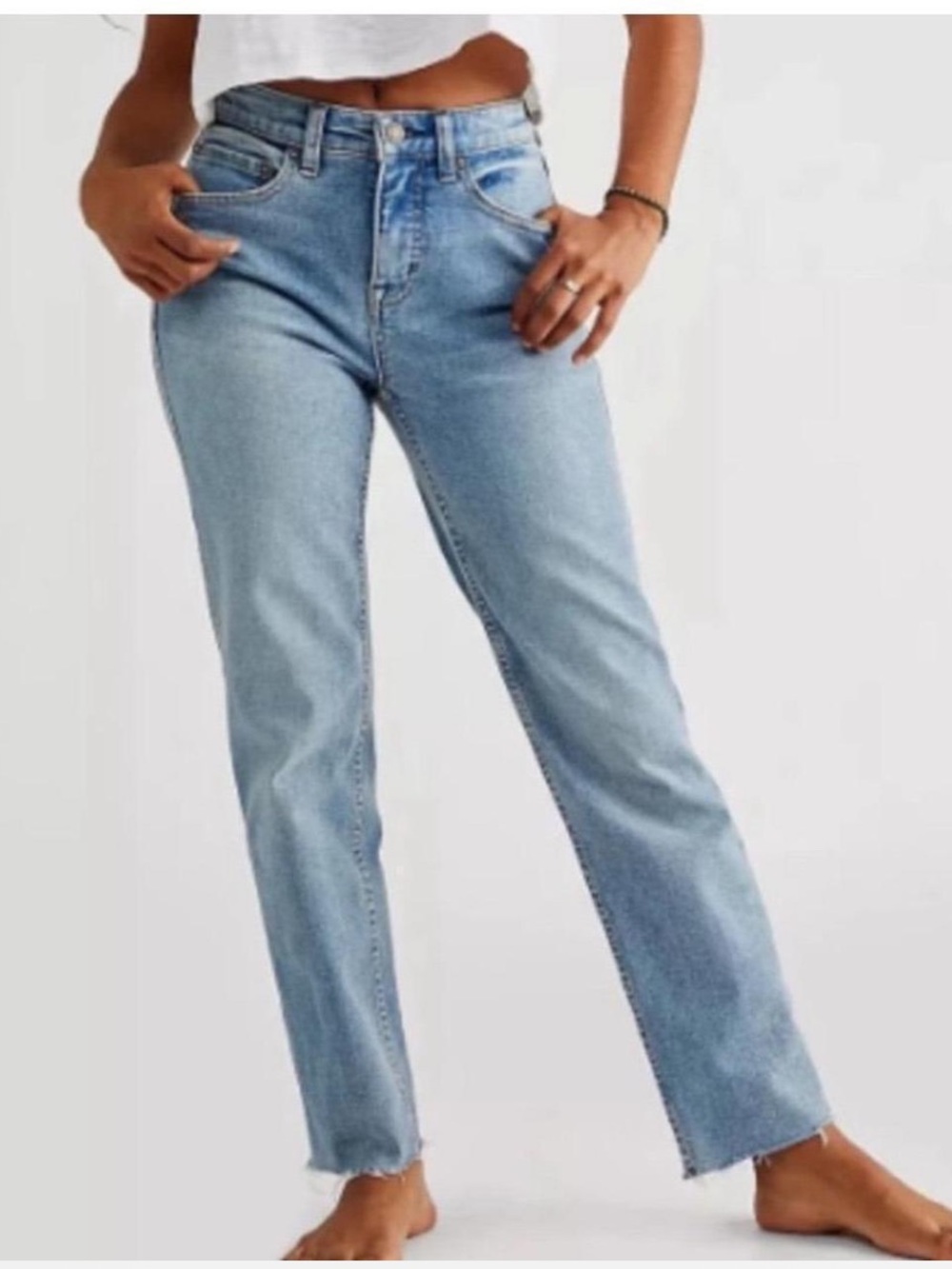 NWOT Free People Maggie Mid Rise Light Blue Cropped Frayed-Hem Jeans - Picture 2 of 7